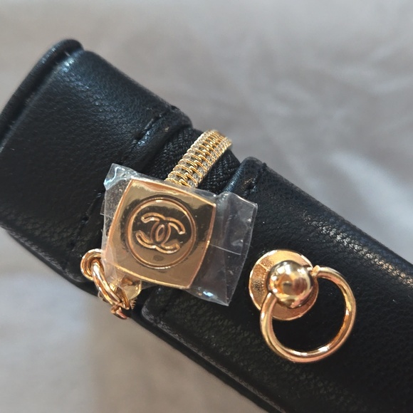 Chanel Black and Gold Women's Bag - Picture 5 of 10